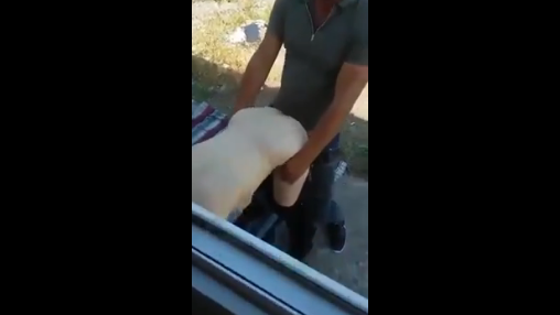 Suriyeli keko genç kızı sikiyor